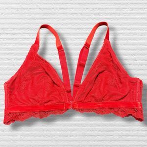 Victorias Secret Bralette Size Med Red Wireless Lace Triangle Velvet Front Close